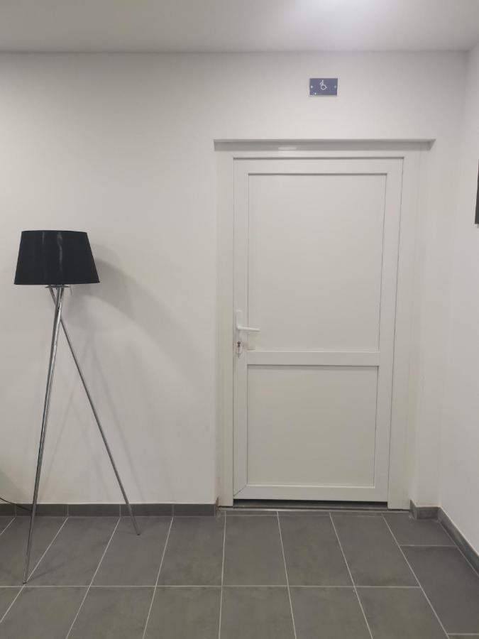 KemecsePodlovics Tanya Panzioアパートメント エクステリア 写真